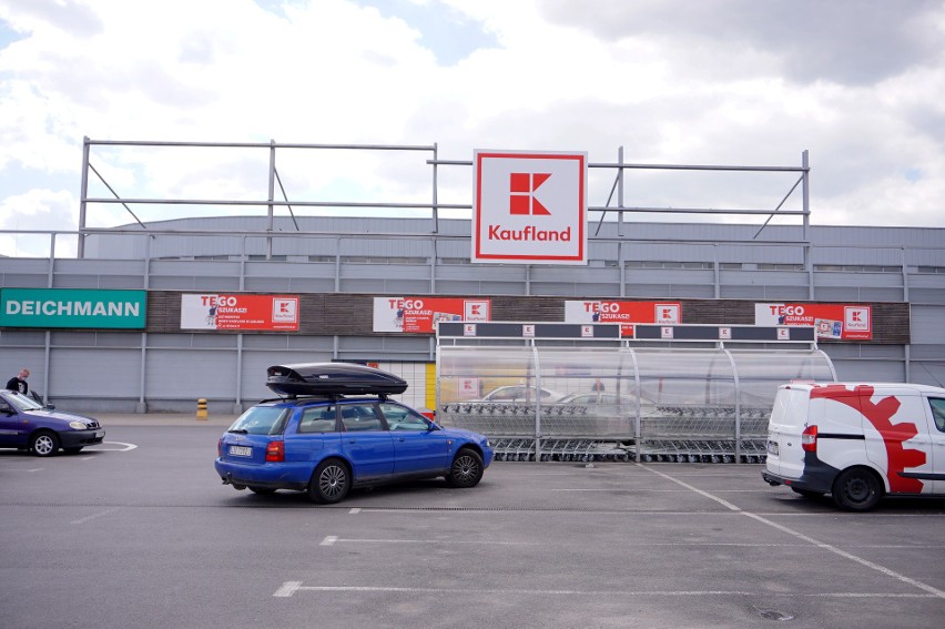 Było Tesco Lublin, jest Kaufland. W czwartek otwarcie. Sprawdzamy, co się zmieniło przy ul. Orkana. Zobacz zdjęcia