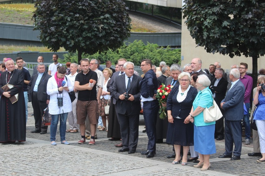 W Katowicach odsłonięto pomnik kardynała Augusta Hlonda