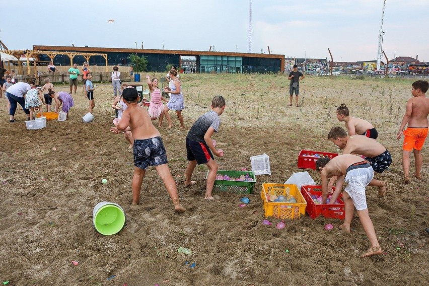 Bitwa na balony z wodą na Wyspie Grodzkiej w Szczecinie. Zobaczcie zdjęcia