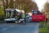 Wypadek na ul. Metalowej w Szczecinie. Jedna osoba nie żyje, 15 w szpitalu 