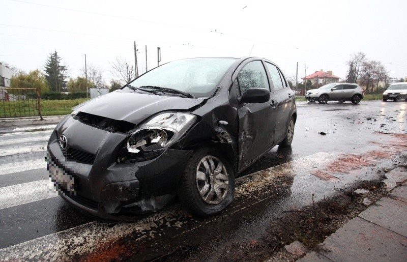 Wypadek na ul. Warszawskiej. Dwie osoby ranne! [zdjęcia]