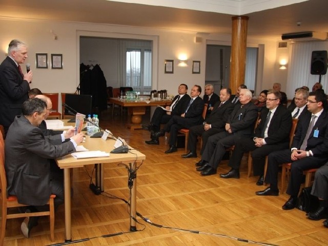 Burmistrz i starosta na spotkaniu w ministerstwie sprawiedliwości.