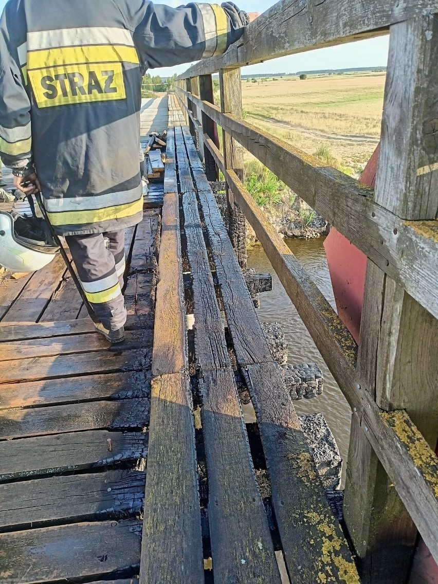 Pożar i zamknięcie drewnianego mostu w Bronowie, to olbrzymi...
