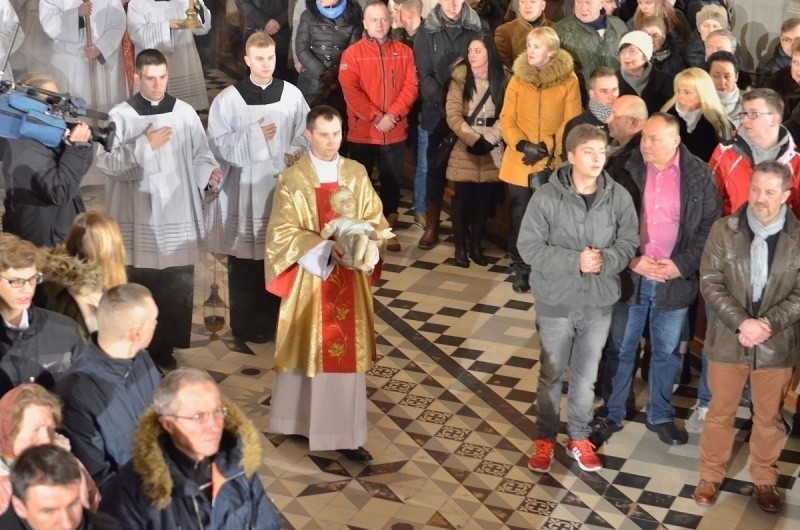 W 2018 r. w niedzielnej mszy św. uczestniczyło 45,2 proc....