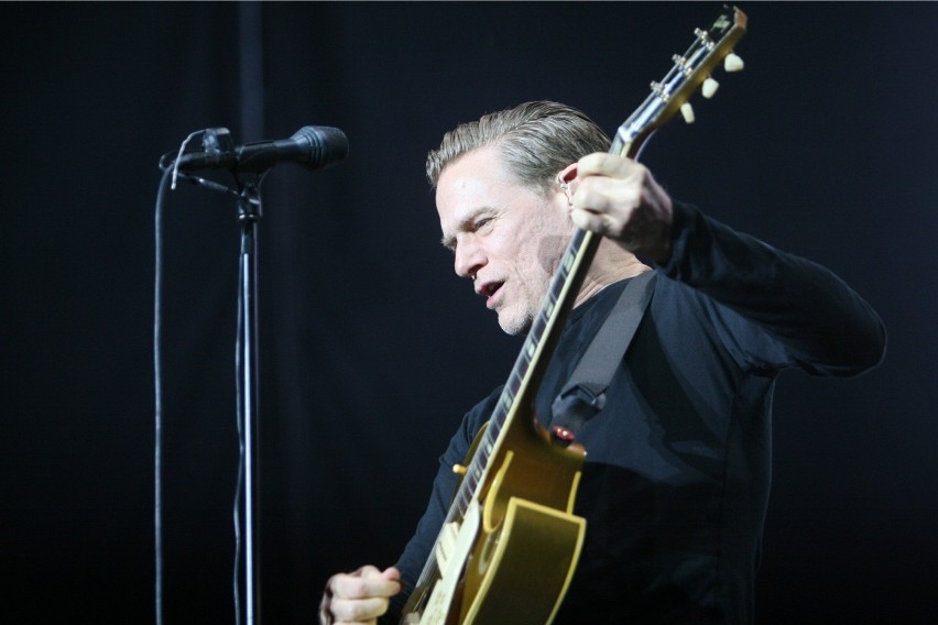 Koncert Bryana Adamsa w Rybniku w 2011 roku.