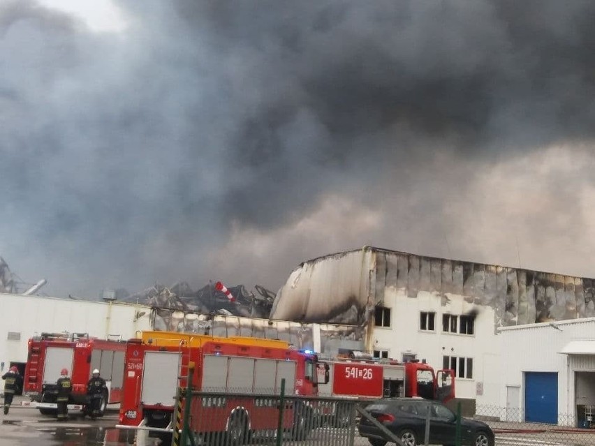 Pożar zakładu Iglotex w Skórczu wybuchł w nocy z 26 na 27...