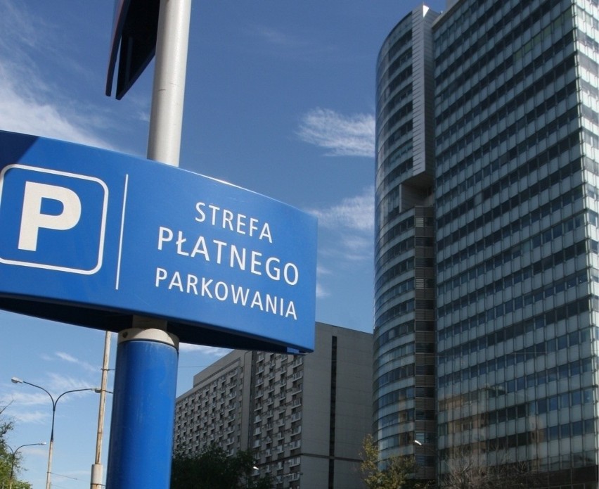 Warszawa: Nowe strefy płatnego parkowania na Pradze-Północ i na Woli. Będą też wyższe kary za brak biletu