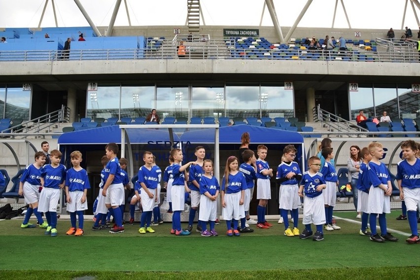 Podbeskidzie - Odra Opole 3:1. Mali Kuloodporni wyprowadzali piłkarzy [ZDJĘCIA KIBICÓW]