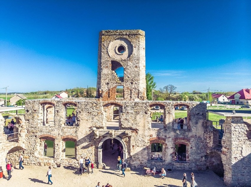 Ruiny zamku Krzyżtopór kolejnym Pomnikiem Historii w Świętokrzyskiem [ZDJĘCIA  Z DRONA]