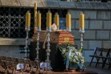 Rozpoczął się pogrzeb kardynała Macharskiego. "To była chodząca świętość" [ZDJĘCIA]