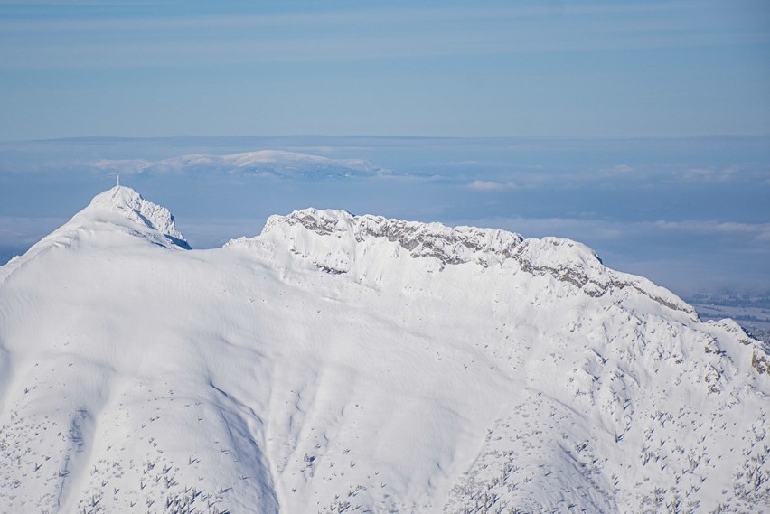 Tatry: Narciarze bawili się na Kasprowym Wierchu przy pięknym słońcu [ZOBACZ ZDJĘCIA]