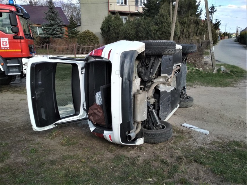 Boćki. Wypadek przy ul. Wojska Polskiego. BMW zderzyło się z ciągnikiem rolniczym [ZDJĘCIA]