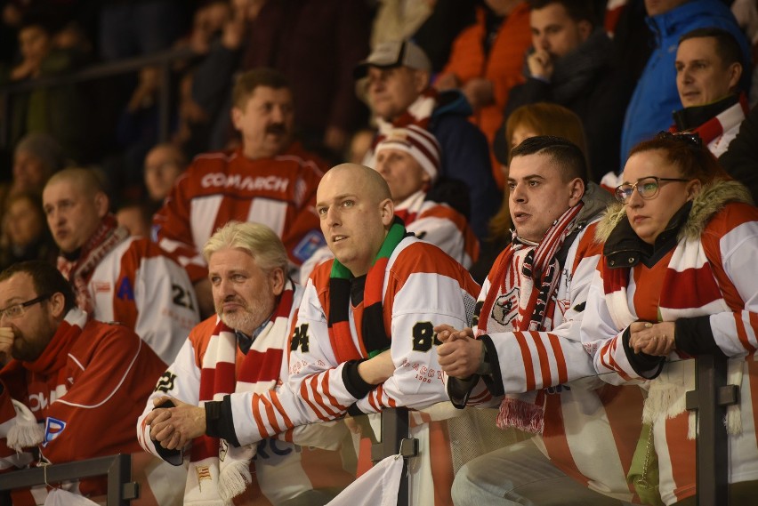 Hokej: GKS Tychy - Cracovia 2:1 [ZDJĘCIA] Tyszanie znaleźli sposób na krakowian dopiero w karnych