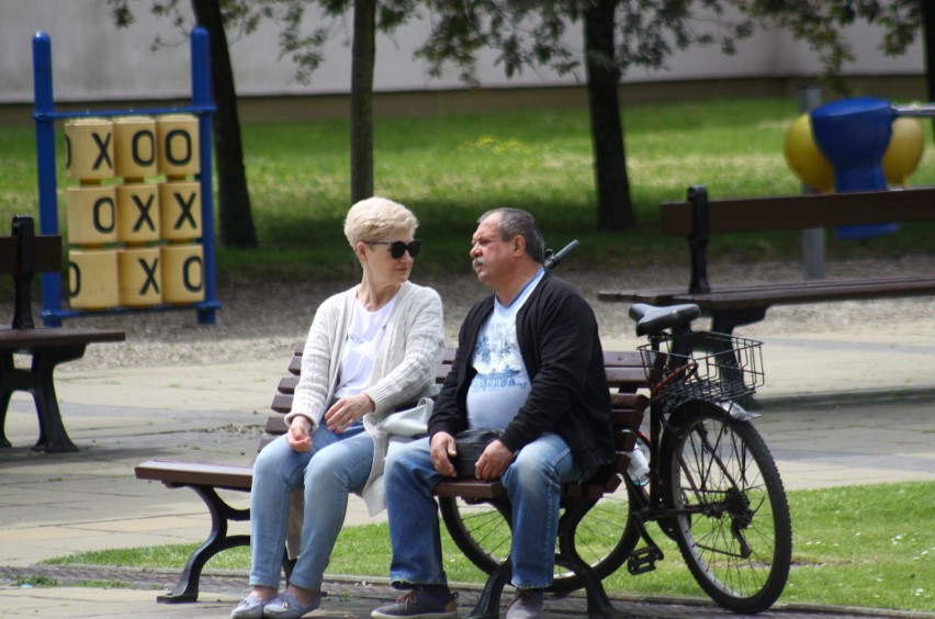 Pogoda sprzyja spacerom i rekreacji na powietrzu. Spacer po centrum Puław. Zobacz zdjęcia