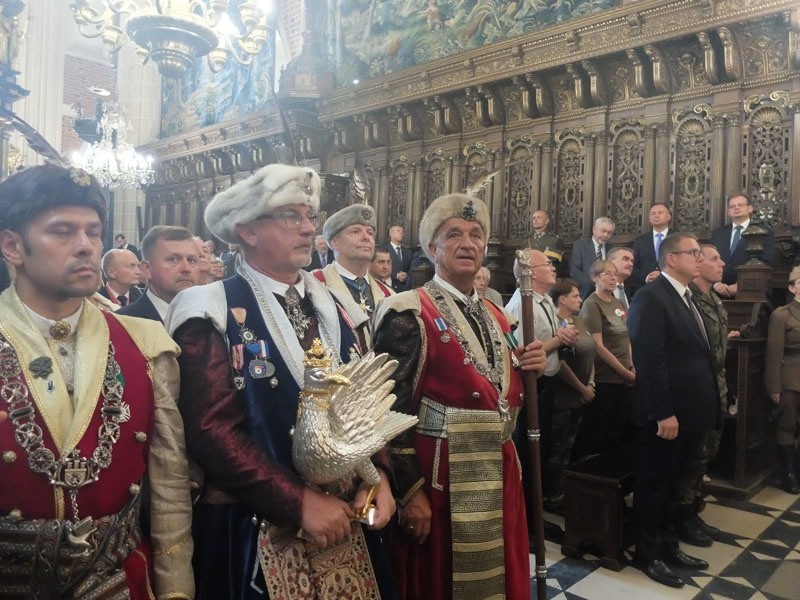 Msza święta w królewskiej katedrze na Wawelu w przeddzień marszu szlakiem Pierwszej Kompanii Kadrowej