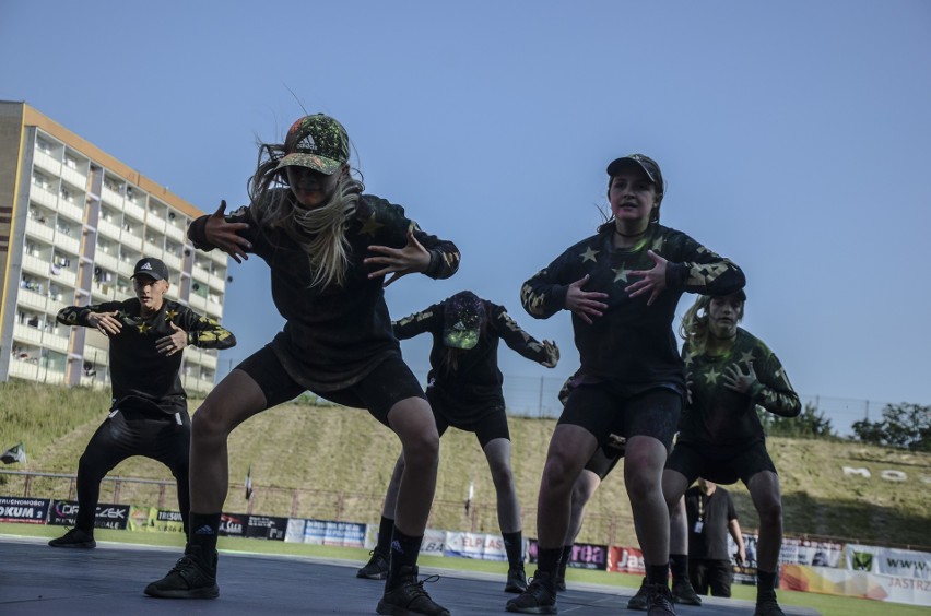 Eksplozja kolorów w Jastrzębiu. Barwna chmura nad stadionem