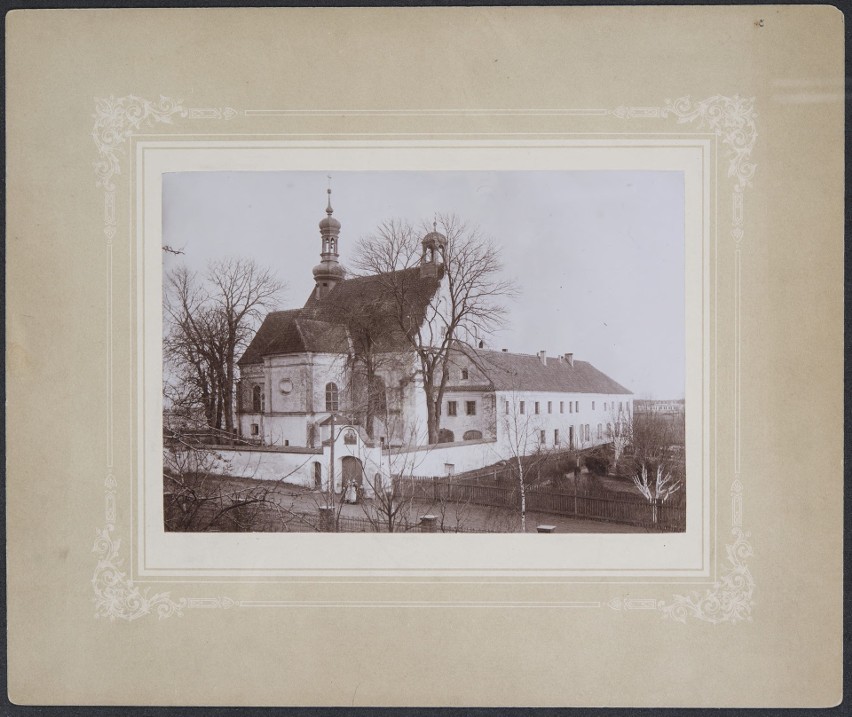 Kościół i klasztor podgórski na zdjęciu z 1897 roku. Gdyby...