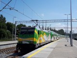 Pociąg „Słoneczny" wraca po dwóch latach! Dowiezie pasażerów z Warszawy nad morze. Najważniejsze informacje: bilety i zniżki, rozkład jazdy