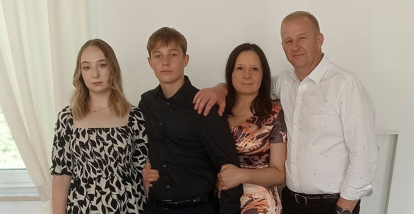 Marek Łuszczek z rodziną, żoną Elżbietą oraz córką Olą i...