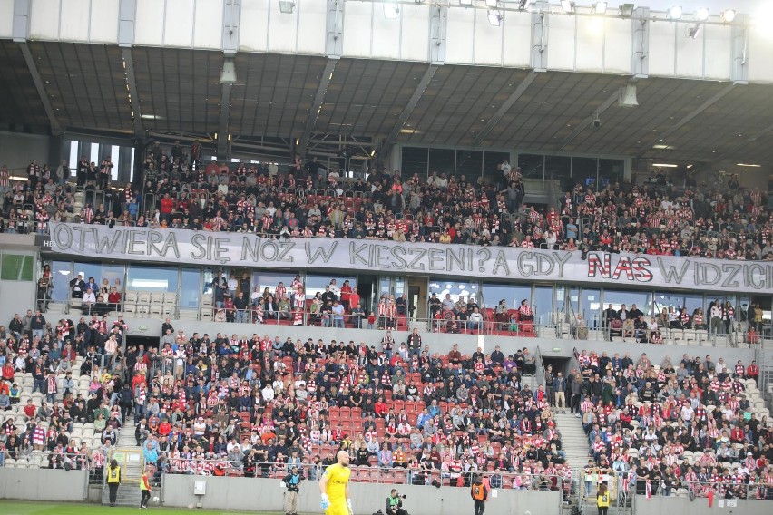 Kibice Cracovii wypełnili stadion przy ul. Kałuży