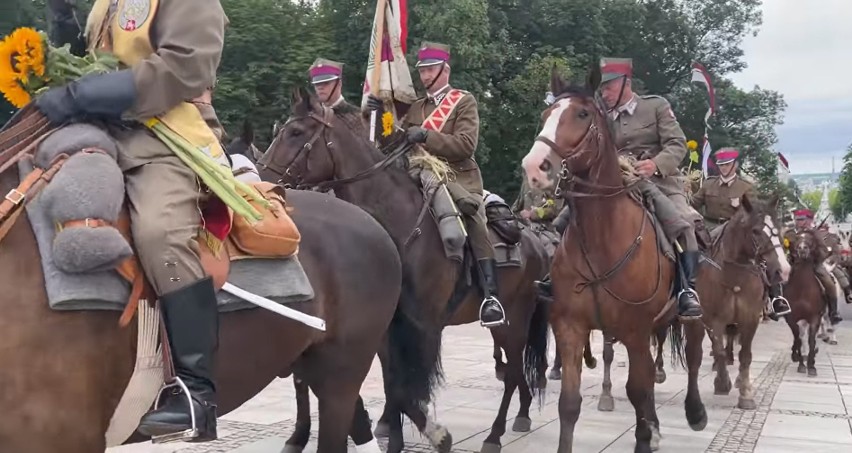 Ułani z Zarąb Kościelnych na Jasnej Górze. 10. Pułk Ułanów Litewskich 2.07.2022 dotarł na Jasną Górę