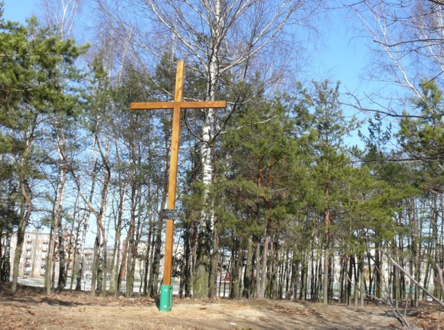 Krzyż na wzgórku stał się powodem niezgody prezydenta i władz Kościoła.