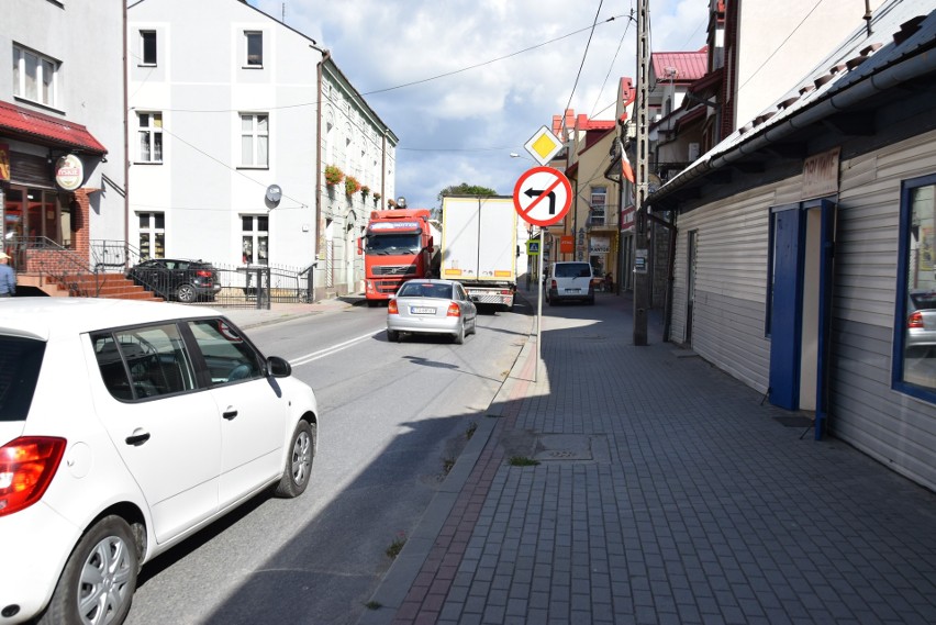 Obecnie cały ruch odbywa się przez ścisłe centrum Tuchowa