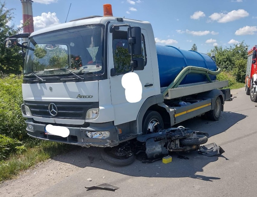 W Trzebownisku pod Rzeszowem skuter zderzył się z samochodem ciężarowym [ZDJĘCIA]