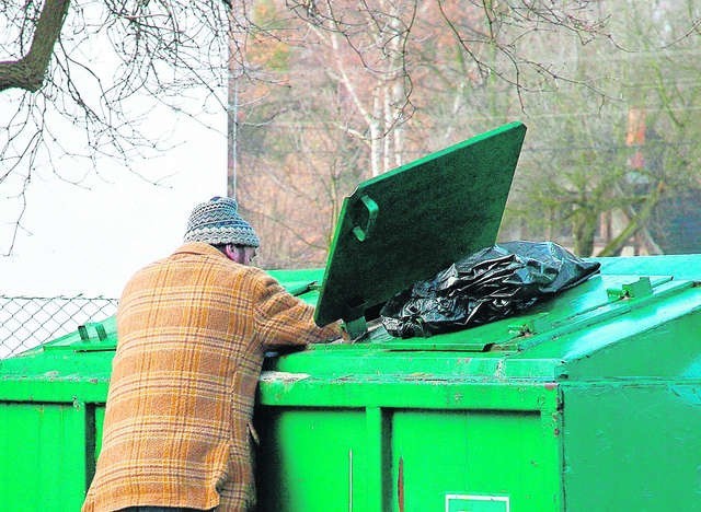 Osoby w trudnej sytuacji życiowej rzadko proszą o pomoc. Nawet gdy zimno zagraża życiu