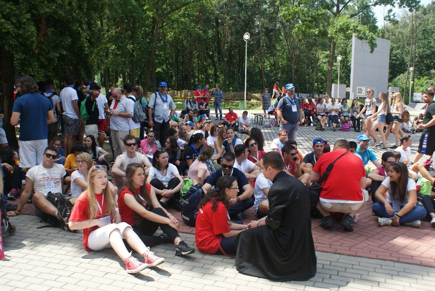 Goście z Włoch i Czech bawią się w Centrum Sportów Letnich...