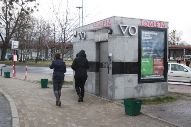 Na Kaliskim działają już dwie toalety dla podróżnych