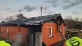 Palił się dom w Józefkowie wyremontowany przez ekipę "Nasz Nowy Dom" [zdjęcia]