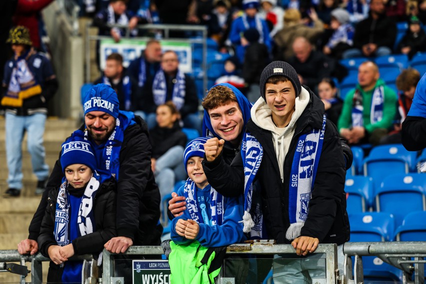 Fani Lecha Poznań mimo chłodu dobrze bawili się na meczu