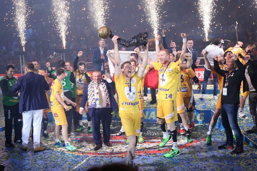 Vive Tauron Kielce po horrorze wygrał z Veszprem i zwyciężył w Lidze Mistrzów