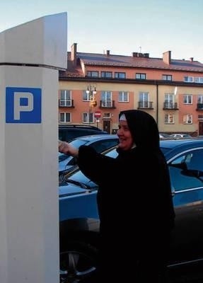 Siostra karmelitanka z podsądeckich Wielogłów zawsze płaci za parking. - To byłby grzech nie zapłacić - mówi zakonnica FOT. PAWEŁ SZELIGA