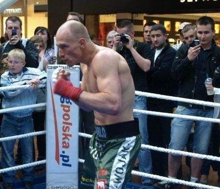 Walka Krzysztofa "Diablo" Włodarczyka z Amerykaninem Jasonem Robinsonem to najciekawszy pojedynek gali Wojak Boxing Night