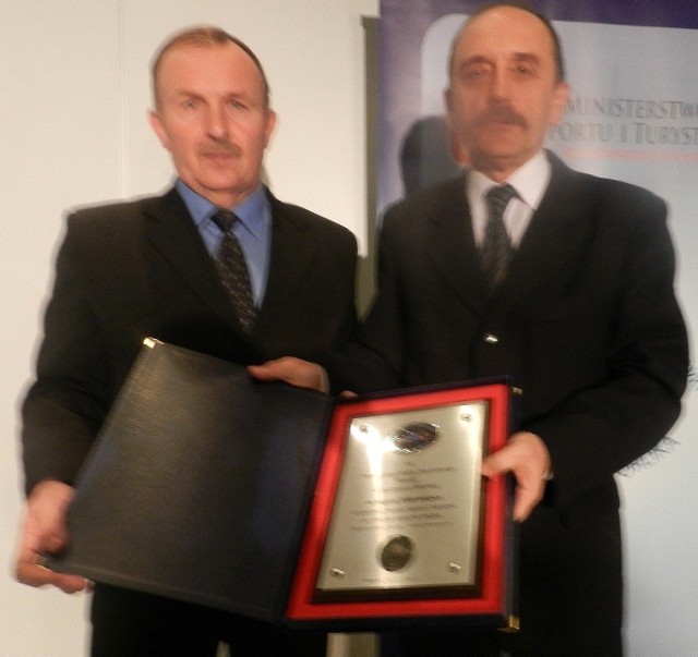 Nagrodę ministra dla Kazimierzy Wielkiej odebrali na gali w Warszawie - prezes klubu Pirania Waldemar Kletschka (z prawej) i radny Marek Szmuc.