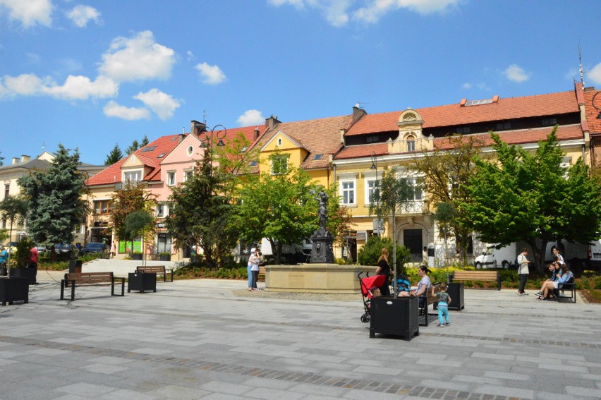 Myślenice. Rewitalizacja rynku dobiegła końca [ZDJĘCIA]