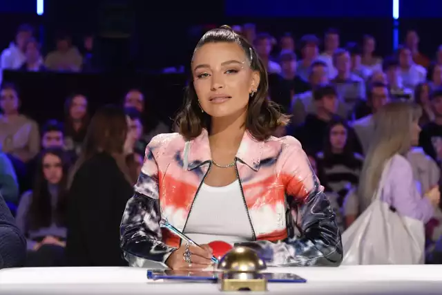 Julia Wieniawa od kilku lat stała się twarzą polskiego show-biznesu. Z tego też powodu od dłuższego czasu poprzeczka co do jej osoby zawieszona jest bardzo wysoko. Zobacz, gdzie aktorka odpoczywa od blasku fleszy. Szczegóły już na kolejnych zdjęciach.