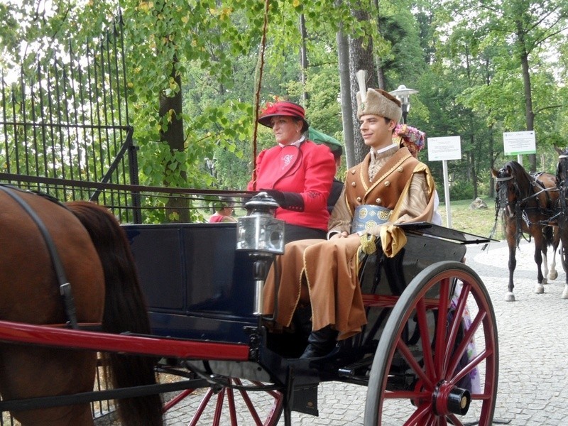 Przepiękne konie, piękne stroje i sportowa rywalizacja, a...