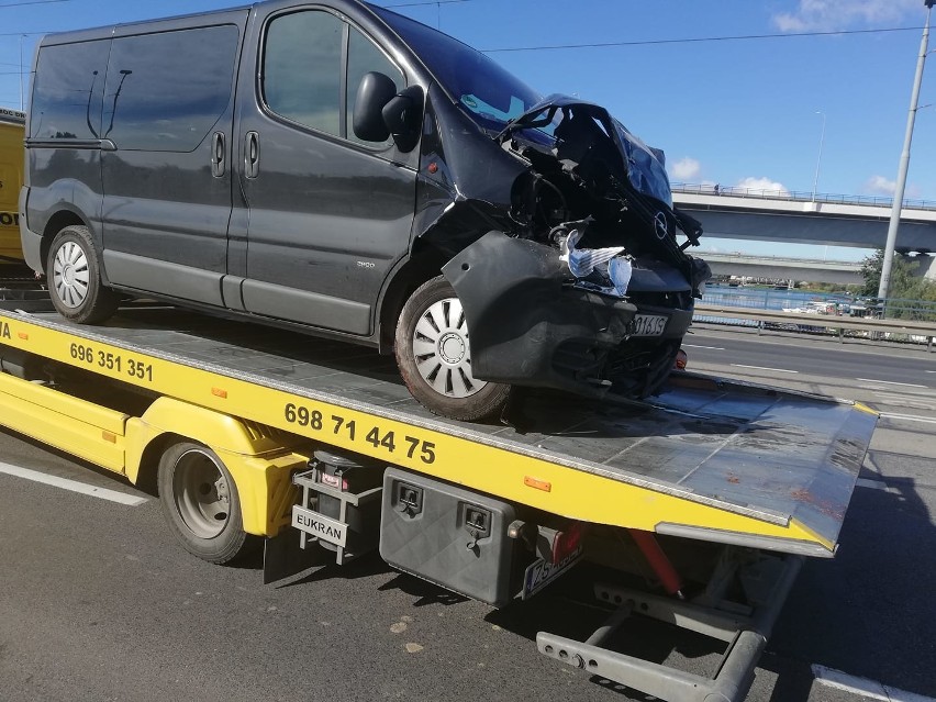 Wypadek na ul. Eskadrowej w Szczecinie. Dwie osoby ranne