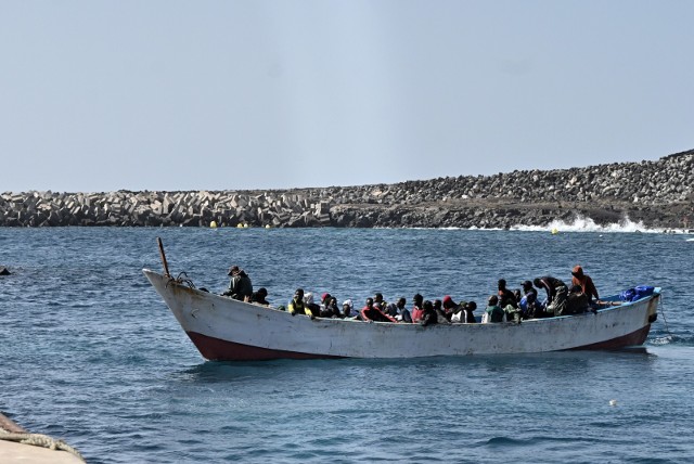 Wyspy Kanaryjskie nie radzą sobie z nielegalnymi imigrantami.