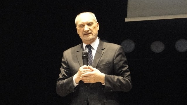 Antoni Macierewicz na spotkaniu w Radomiu mówił między innymi o zaprzepaszczonych szansach rozwoju polskiego rolnictwa.