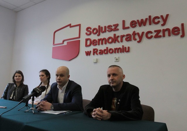 Profesor Radomir Jasiński (z prawej) obiecuje, że będzie wspierał odbudowę nowoczesnej młodzieżówki lewicowej. Bartłomiej Giziński (obok) zapewnia, że młodzi ludzie garną się do frakcji.  