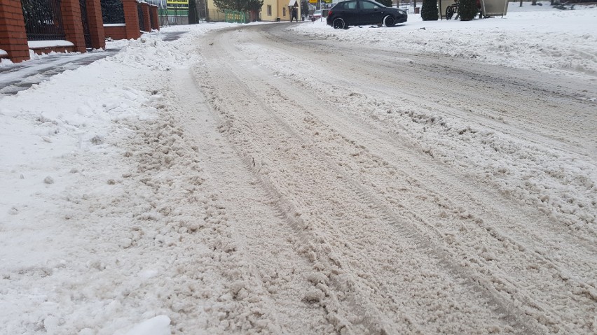 Drogi powiatowe w powiecie bocheńskim są mocno zaśnieżone,...