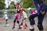 Kraków. Rolkuj z nami i wracaj do formy! Miłośnicy rolek spotkali się na parkingu przy stadionie Reymana [ZDJĘCIA]