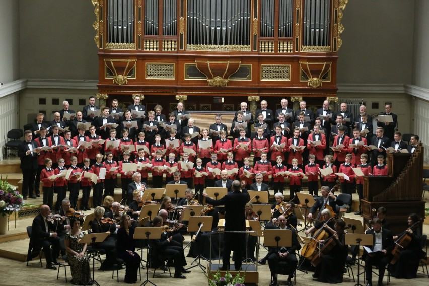 Poznańskie Słowiki, soliści, orkiestra Filharmonii...