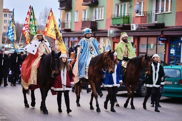 Trzej Królowie konno przemierzyli ulice Przysuchy.