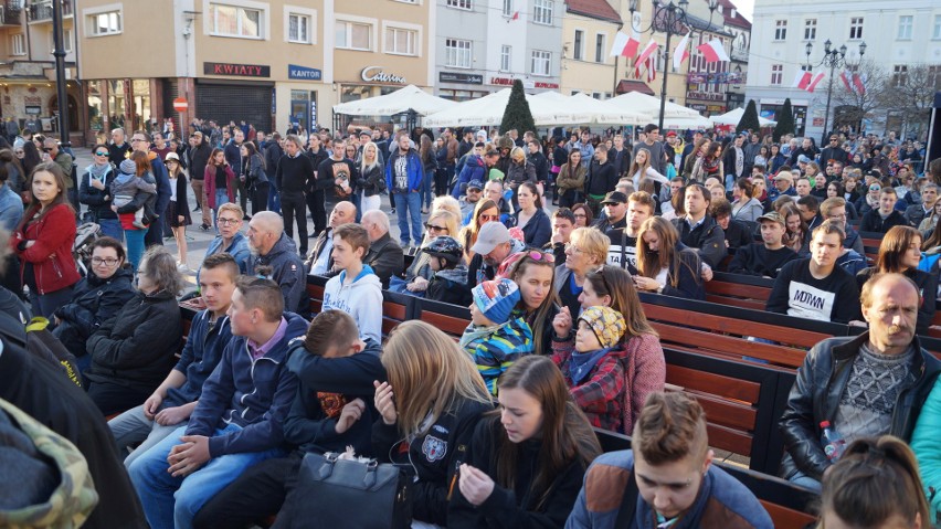 Rybnik oszalał! Dzikie tłumy na koncercie Miuosha i O.S.TR.