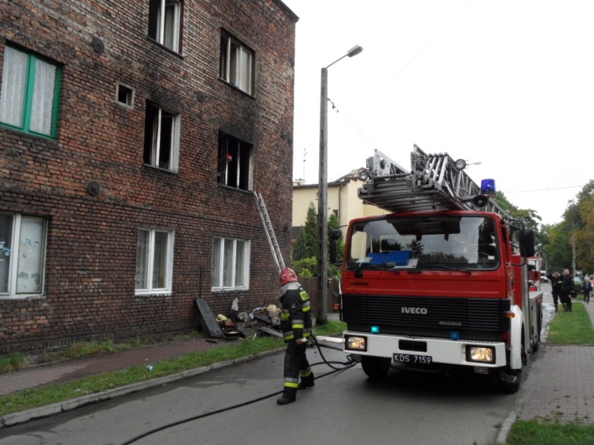 Pożar w Sosnowcu. Strażacy przeszukują zgliszcza [ZDJĘCIA]